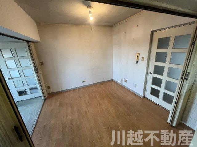 4.5帖の板張りのダイニング