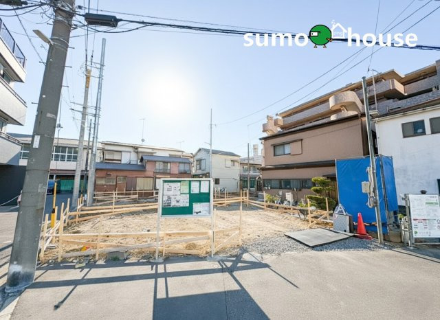 前面道路含む現地写真です