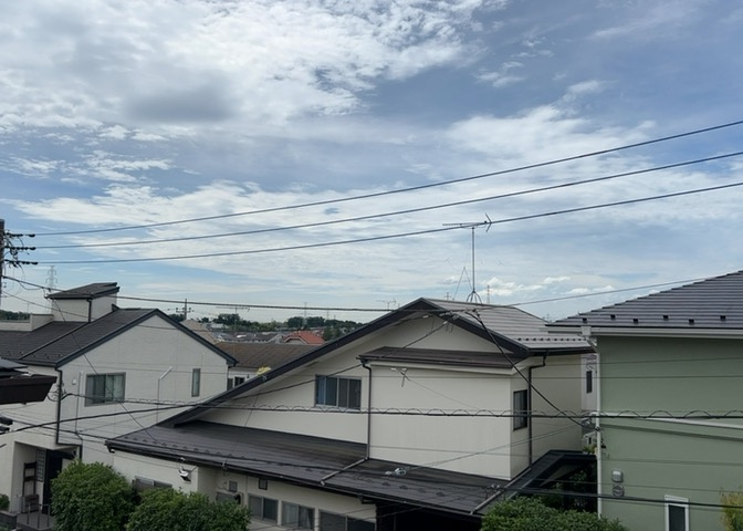 眺望を気にして物件を探す場合、前面に建物が建っていないか現地で確認しましょう！前面に建物があると景色はもちろん、日当たりや風通しにも影響が出てきます。住んだ時のことを想像しながら現地見学をしましょう。