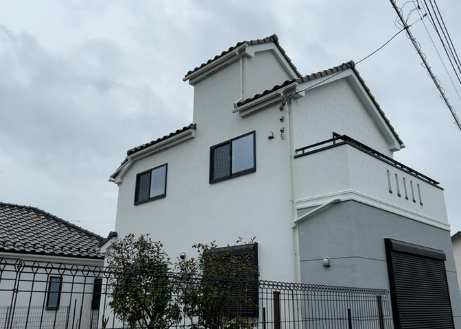 内装はとにかくおしゃれなものがいい！と選ぶ前に、まず住んだ後のことを想像してみましょう。住んでみたらコンセントの位置が悪くて使いにくいなど出てきます。事前にどの家電をどこに置くか想定しておきましょう。