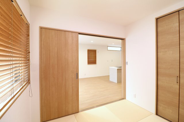 すぐ横になれる和室は、みんながほっと一息つける空間☆