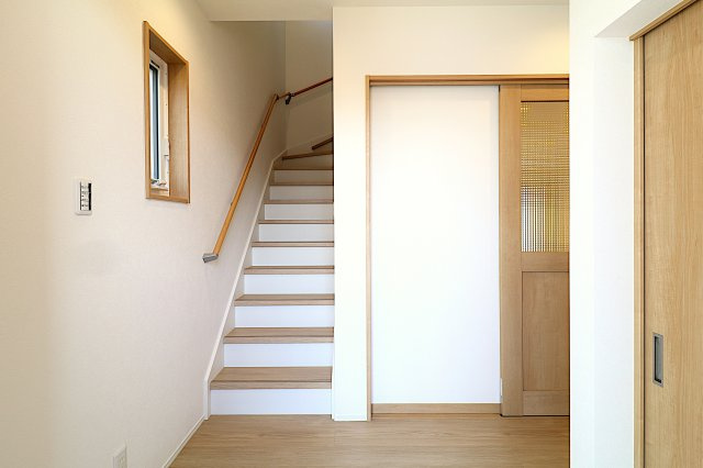 安全性の高い手摺付き階段☆