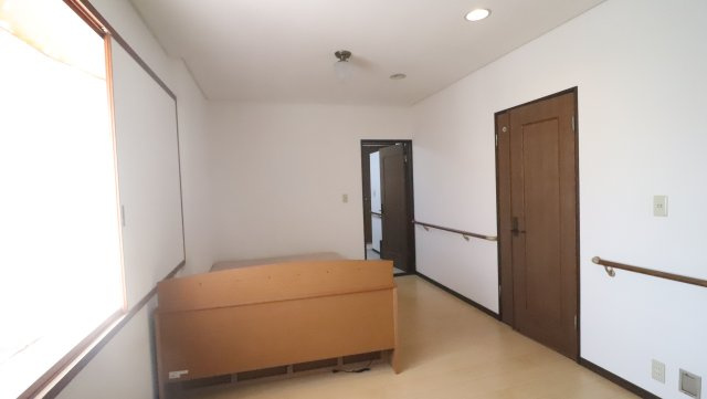 朝日がやさしく迎える、目覚めの時間