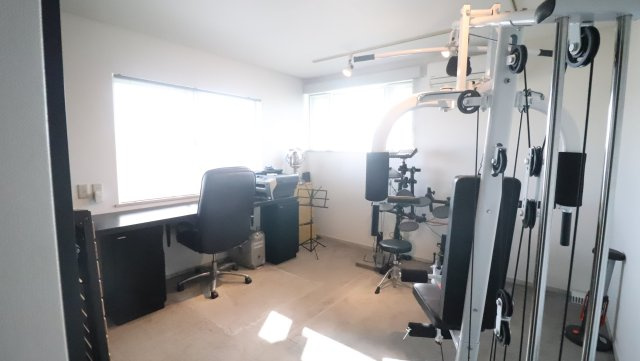 静かな空間で集中しながら、自分の時間にしっかり向き合える。“好き”を深める居場所がここにあります