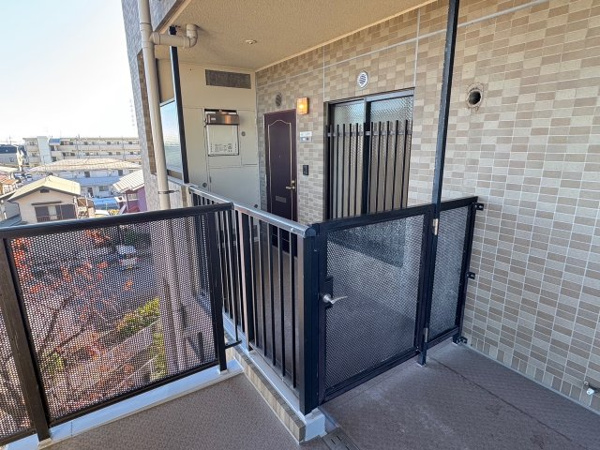 【パブリデンス春日部豊春の玄関】