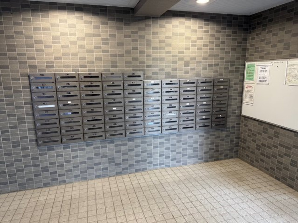 【パブリデンス春日部豊春の郵便受け】