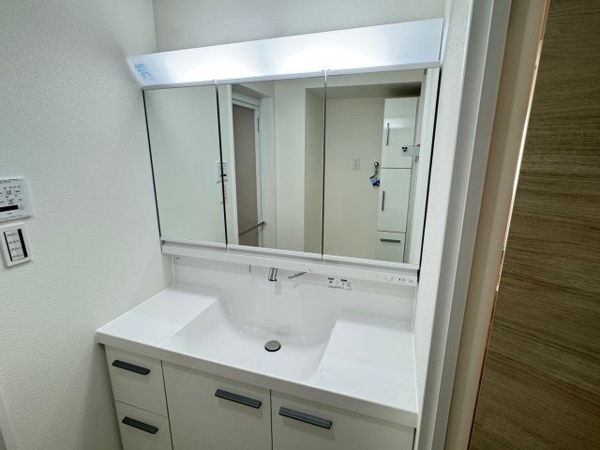 【パブリデンス春日部豊春の独立洗面台】