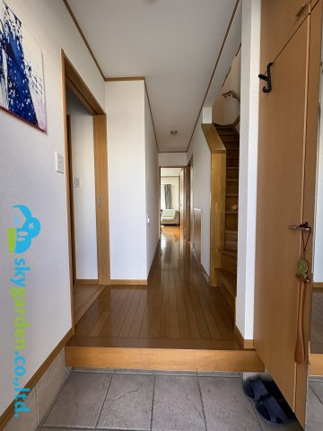 落ち着いた玄関です