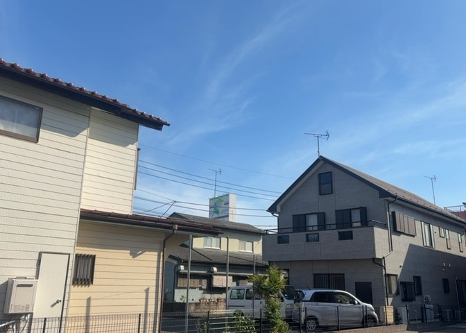 眺望を気にして物件を探す場合、前面に建物が建っていないか現地で確認しましょう！前面に建物があると景色はもちろん、日当たりや風通しにも影響が出てきます。住んだ時のことを想像しながら現地見学をしましょう。