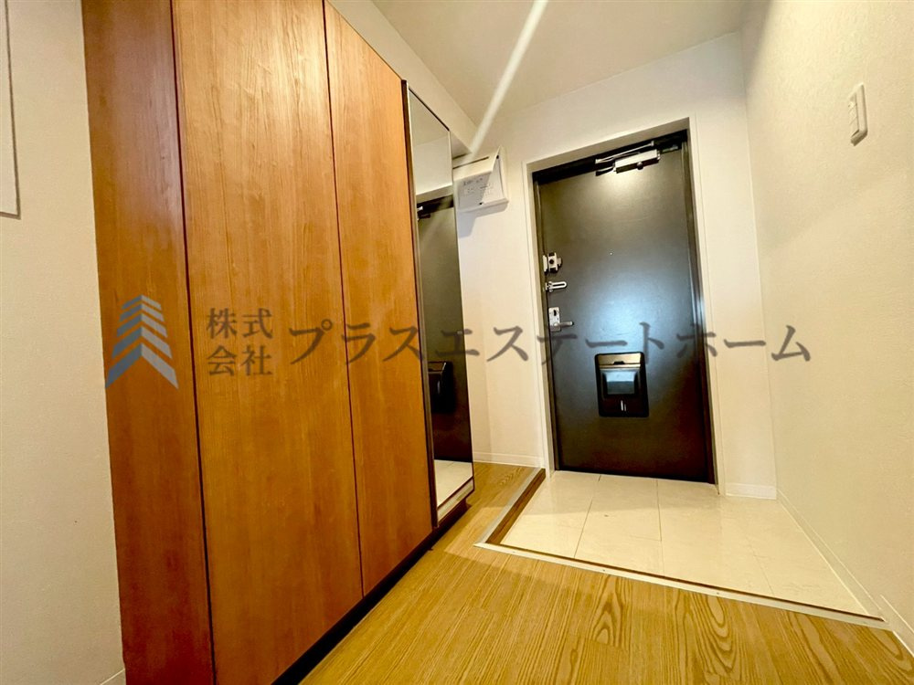 鏡付きシューズクローゼット新設しました♪たっぷり収納出来ます♪