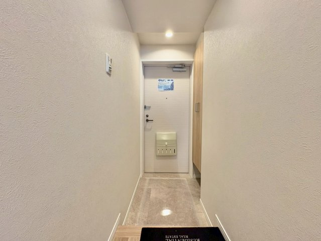 玄関は収納スペースもしっかり確保　いつもきれいな玄関を保つことができます