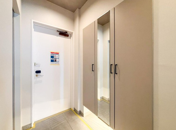 【西早稲田シティタワーの玄関】