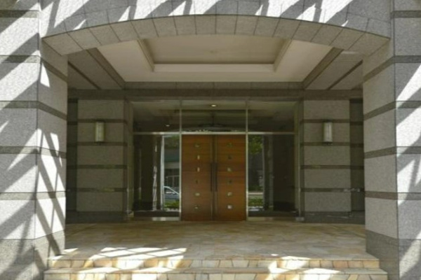 【西早稲田シティタワーのエントランス】