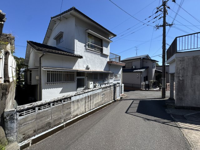 前面道路含む現地写真です