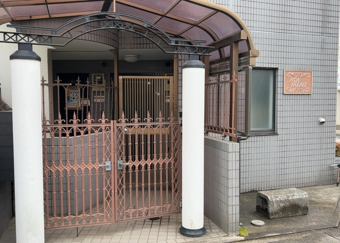 マンションのエントランスには、もともと風よけや防犯の役割がありますが、マンションによって宅配ボックスなどの設備が備わっている所もあります。日々の生活をイメージしながら生活しやすさをチェックしましょう。