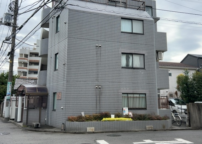 景色重視でお家選ぶをするとスーパーが遠い！学校が遠い！など生活をするうえで利便性で困ることもあります。まず一度現地を見学する際に、周辺の施設などがあるかを確認し、暮らし始めた後のことを想像しましょう。