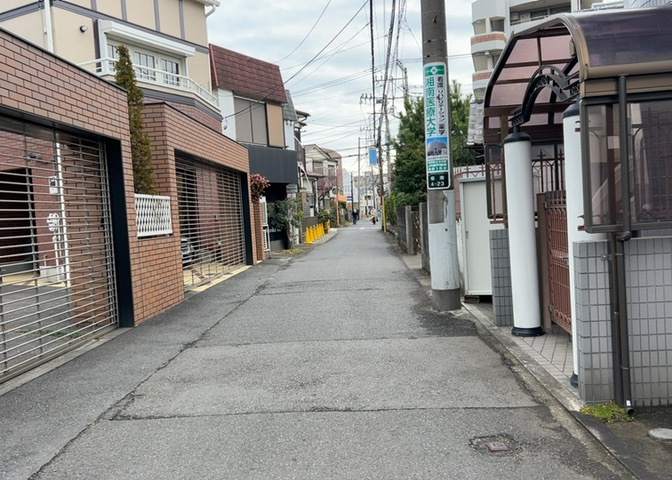 景色重視でお家選ぶをするとスーパーが遠い！学校が遠い！など生活をするうえで利便性で困ることもあります。まず一度現地を見学する際に、周辺の施設などがあるかを確認し、暮らし始めた後のことを想像しましょう。