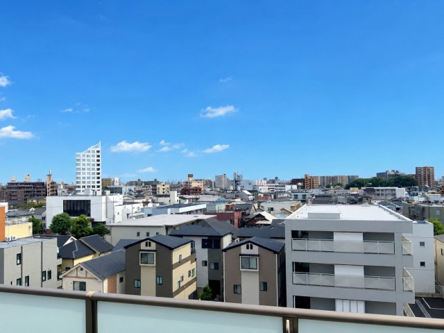 各部屋に収納があります。