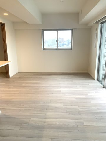 リフォームされており、とても清潔感の感じられるリビングです。