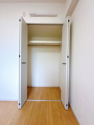 南側洋室/6帖/クローゼット付き