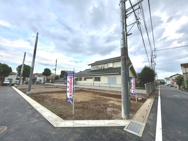 全10区画　　間取り・外観・設備まで自由にプランニング可能。暮らし方に合わせた住まいをご提案できます。花田小学校まで徒歩約4分(270ｍ)、毎日の通学がしやすい住環境です。