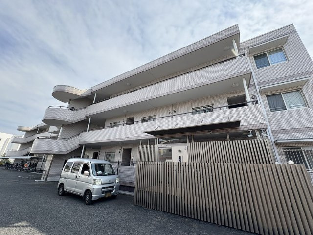 第一種低層住居専用地域につき住環境の良さが魅力。