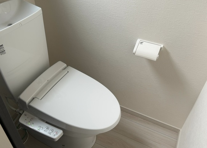 トイレは大きさや形、機能、抗菌性などが異なる多種多彩なタイプが各メーカーから出ています。それぞれに良さがあるため、事前にどういったタイプのトイレがいいのかをご家庭内で決めて、内見に行くといいでしょう。