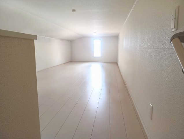 22.5帖の小屋裏収納があり、季節物や大型荷物もたっぷり収納できます！　