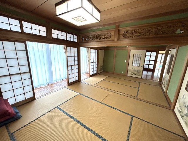 ゆったりくつろぐ落ち着きの和室空間。親戚や知人を招いてパーティなど楽しめます♪