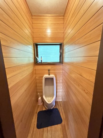 男性用トイレもあり、家族が多い家庭でも混雑知らずです！
