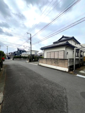 南西、南東角地のゆったり約72坪♪　目の前には公園があり、お子様ものびのび遊べる安心の住環境です！　お好きなハウスメーカー、工務店で建築可能です。