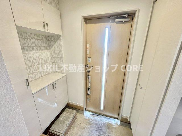 玄関ホールがスッキリ広々としていると帰る時も出ていく時も気持ちが良いものです！　