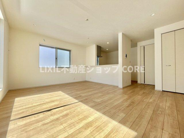 家族と過ごす時間を大切にしたい方にちょうどいいゆとりある住空間です。　