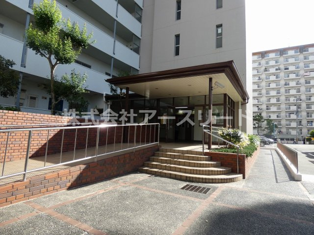 【マンション玄関】