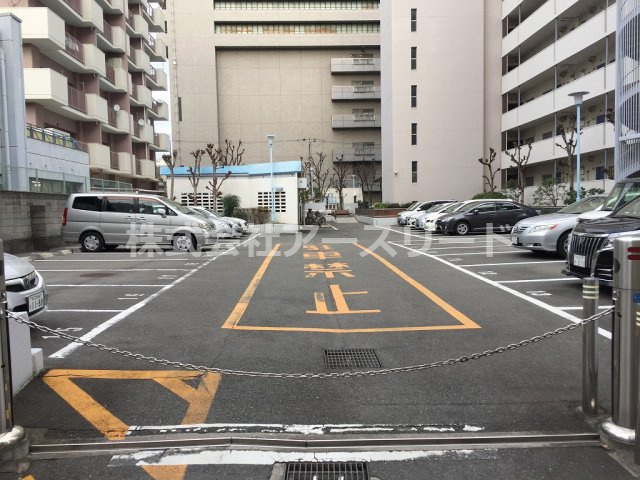 【駐車場】
