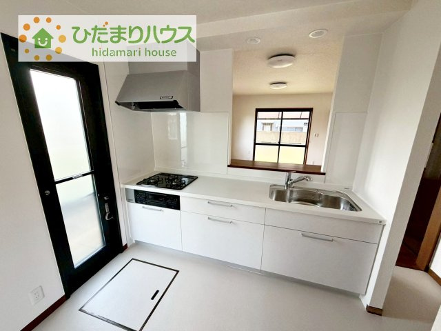 料理をしながらでも、ご家族との会話を楽しめる対面式キッチン♪