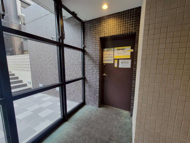 【ゴミ置き場】雨に濡れずにゴミ出し可能！