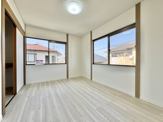 2階　約6帖　洋室です。