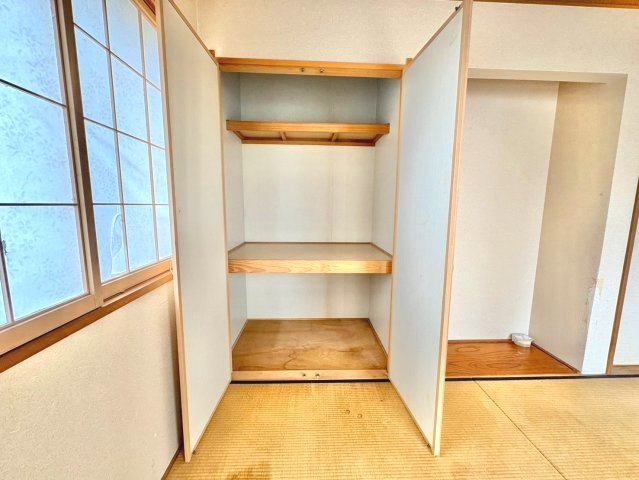収納が豊富で、暮らしやすさに配慮した間取りです。