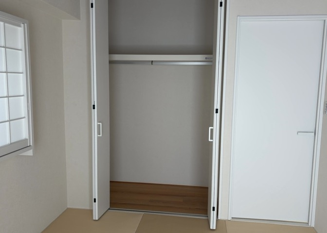 デザイン性を重視しすぎて収納が少なかった！なんてことにならないため、事前に現地で収納の数を確認しておくことをお勧めします。クローゼット以外にも床下収納や屋根裏収納、パントリーなどもチェックしましょう。