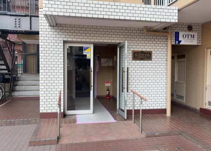 マンションのエントランスには、もともと風よけや防犯の役割がありますが、マンションによって宅配ボックスなどの設備が備わっている所もあります。日々の生活をイメージしながら生活しやすさをチェックしましょう。