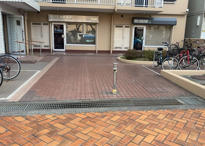 物件によっては、入居者が個人的に使用できる専用庭がついているものもあります。また、住宅の中にある土間の部分を庭と呼ぶこともあります。庭の用途は住む人によって変わり、それによってデザインもさまざまです。