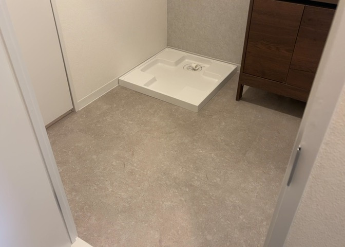 洗面脱衣所は「体を綺麗に整える場所」という目的と役割を持っています。そして便利で使い勝手のいい「体を綺麗に整える場所」にするためには、配置や動線、照明や収納計画をしっかりと検討しておく必要があります。