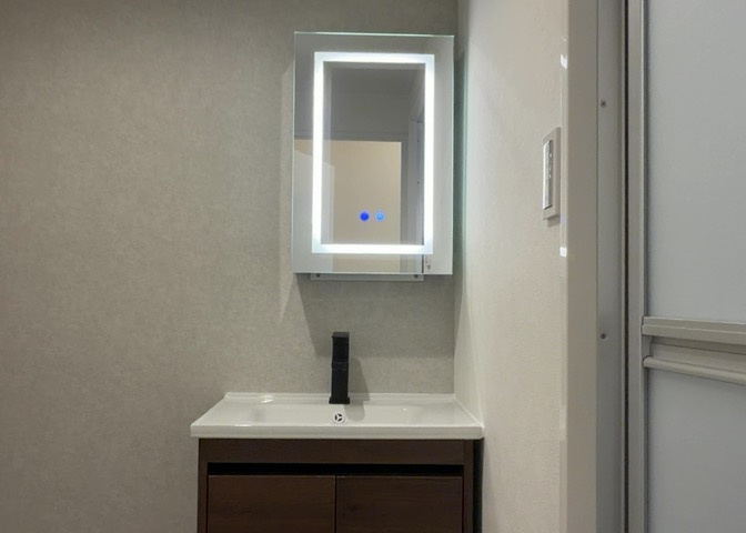 洗面化粧台では顔を洗ったり、身だしなみを整えることが本来の使い方ですが、用途によっては洗面化粧台に求められる機能が違ってくるため、ご自身や家族のライフスタイルに合ったものを選ぶことをおすすめ致します。