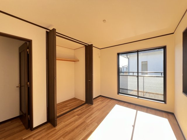 広々とした洋室7.5帖です