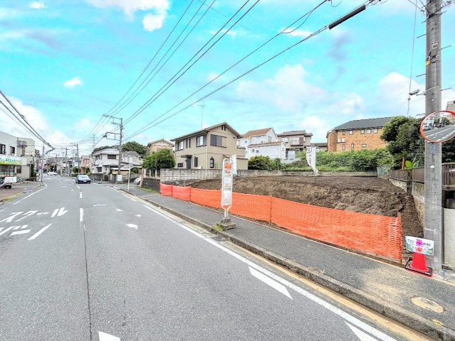 ◆前面道路も幅員があり車の運転も安心！前面道路は閑静な住宅地。車通りの少ない道路です。お子様にも安心です。　