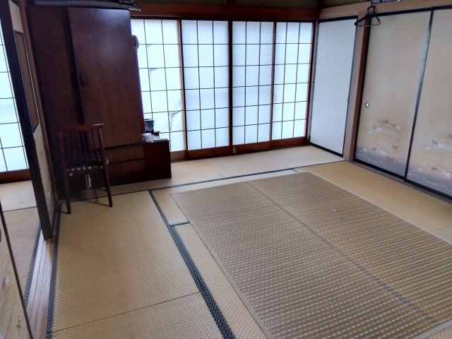 来客スペース・子供の遊び場・昼寝スペースなど色々と幅広く使える大活躍の和室です。