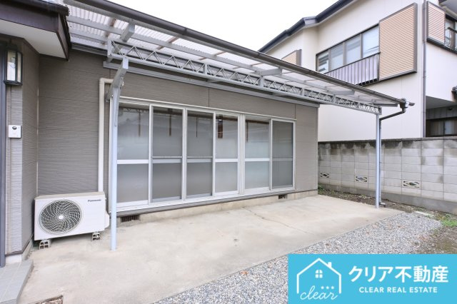 屋根付きで急な雨でも安心です♪