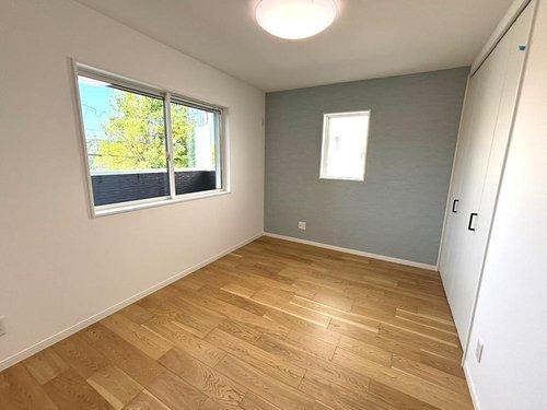 【千年1丁目　モデルハウス分譲の洋室】