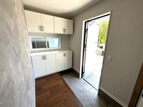 【千年1丁目　モデルハウス分譲の玄関】